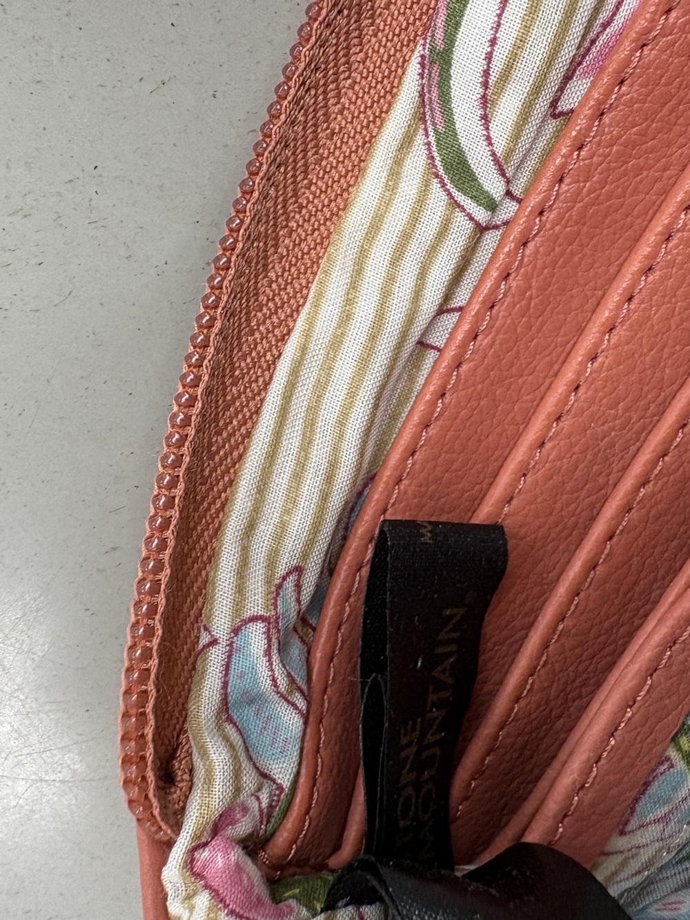 Stone Mountain Coral Pink Pebble Leather Double Zip Clutch Wallet Organizer - Picture 12 of 15